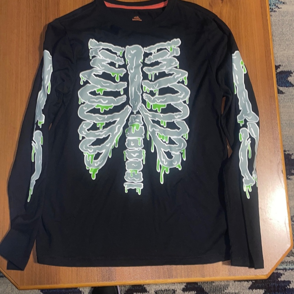 Boys skeleton shirt  🩻